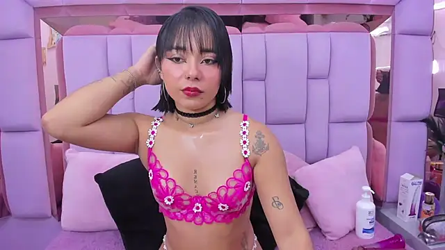 Snapshot of roxane_vega chatting on July 21, 4:31 pm roxane vega online show from July 21, 4:31 pm