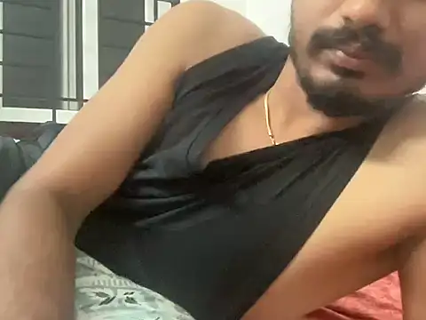 Snapshot of NAVIN0001 chatting on August 5, 9:39 pm NAVIN0001 online show from August 5, 9:39 pm
