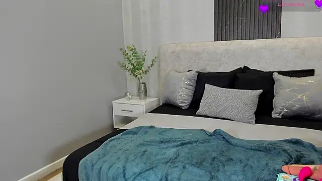 Snapshot of Lilii_Peach chatting on July 10, 12:04 am Lilii Peach online show from July 10, 12:04 am