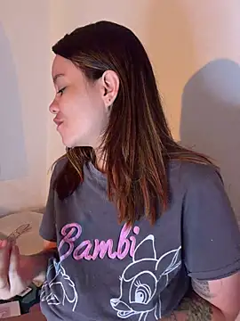 Emma Jonas online show from July 29, 1:42 pm