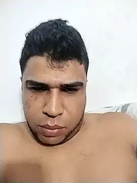Snapshot of moreno1c chatting on June 10, 5:18 am moreno1c online show from June 10, 5:18 am