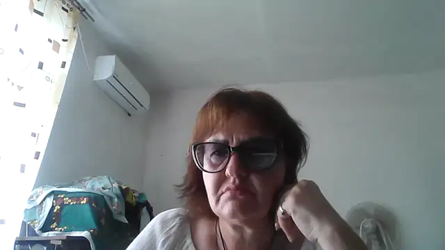 Snapshot of ErikaXShine chatting on June 30, 11:33 am ErikaXShine online show from June 30, 11:33 am