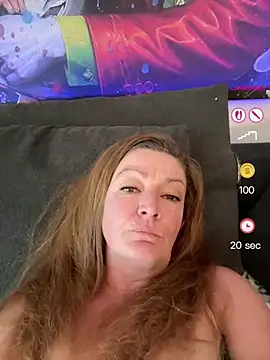 Snapshot of MumGabriela chatting on June 22, 8:00 am MumGabriela online show from June 22, 8:00 am