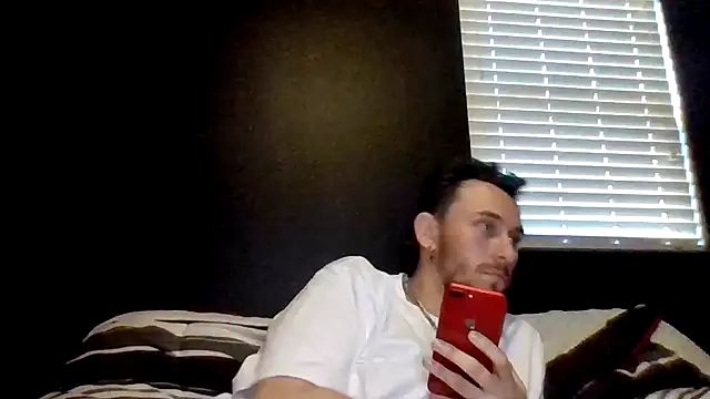 Snapshot of Mikecloudyhawk chatting on June 20, 1:09 am Mikecloudyhawk online show from June 20, 1:09 am