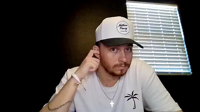 Snapshot of Mikecloudyhawk chatting on July 5, 10:50 pm Mikecloudyhawk online show from July 5, 10:50 pm