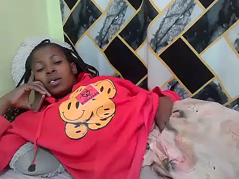Snapshot of lilmomaa chatting on July 1, 11:34 am lilmomaa online show from July 1, 11:34 am