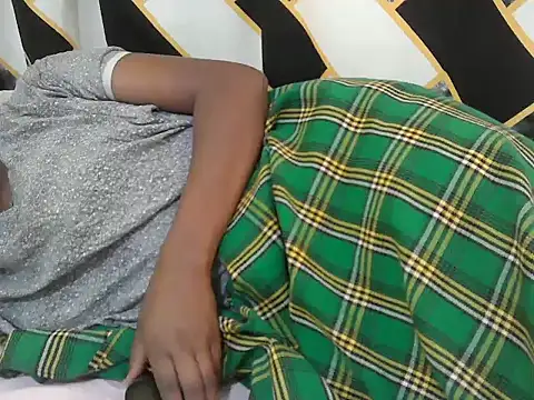 Snapshot of lilmomaa chatting on July 19, 1:15 pm lilmomaa online show from July 19, 1:15 pm