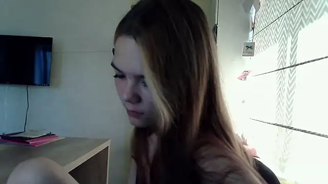 Snapshot of AvrilGillig chatting on July 24, 4:32 am AvrilGillig online show from July 24, 4:32 am