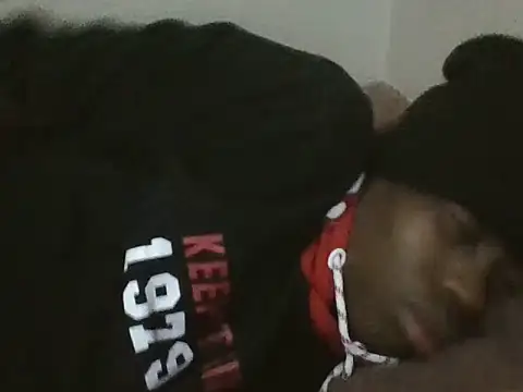Snapshot of smalldick7090 chatting on June 7, 4:44 pm smalldick7090 online show from June 7, 4:44 pm