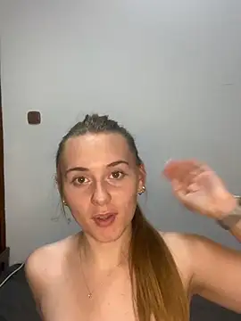 Snapshot of FlirtySophiaa chatting on June 18, 10:58 pm FlirtySophiaa online show from June 18, 10:58 pm