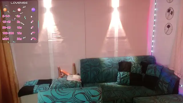 Snapshot of sweet_susy222 chatting on July 15, 9:25 am sweet susy222 online show from July 15, 9:25 am