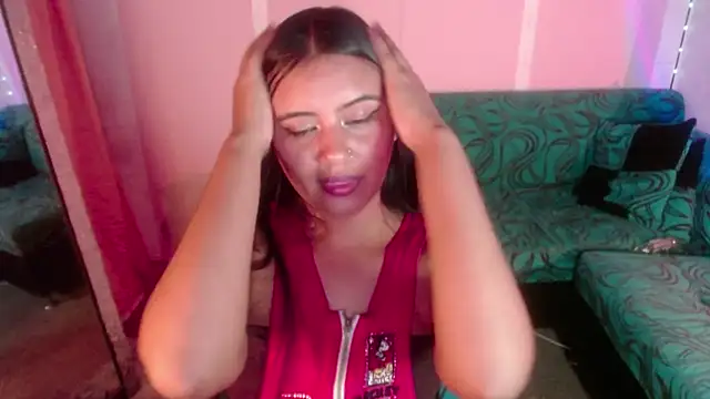 Snapshot of sweet_susy222 chatting on August 1, 3:17 am sweet susy222 online show from August 1, 3:17 am