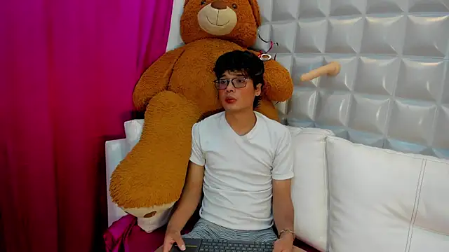 Snapshot of maximo_2019 chatting on July 6, 7:05 pm maximo 2019 online show from July 6, 7:05 pm