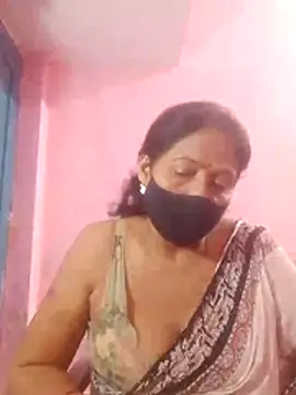 Snapshot of YAMUNA_033 chatting on June 24, 10:03 am YAMUNA 033 online show from June 24, 10:03 am