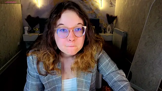 Aleks-casterrr online show from June 18, 5:39 pm