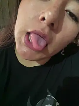 DirtyCerezita online show from June 16, 7:16 pm