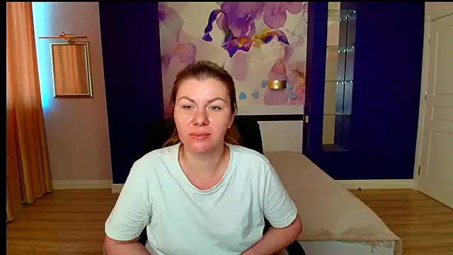 Snapshot of LunaKissesx chatting on June 8, 5:52 am LunaKissesx online show from June 8, 5:52 am