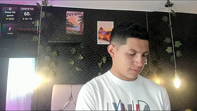 Snapshot of Tony_Zackk chatting on June 10, 12:04 pm Tony Zackk online show from June 10, 12:04 pm