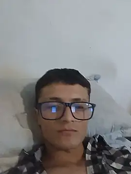 Snapshot of Davitfitnosuke chatting on June 8, 6:52 pm Davitfitnosuke online show from June 8, 6:52 pm