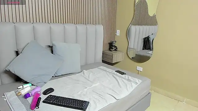 Snapshot of Rubymilf_ chatting on June 9, 12:39 pm Rubymilf online show from June 9, 12:39 pm