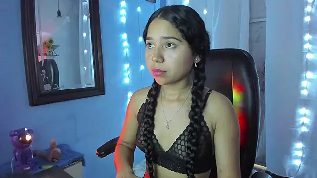Snapshot of Milly-Way chatting on June 18, 1:37 pm Milly-Way online show from June 18, 1:37 pm