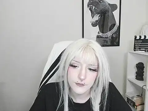 Snapshot of NikaDream chatting on July 14, 1:06 pm NikaDream online show from July 14, 1:06 pm