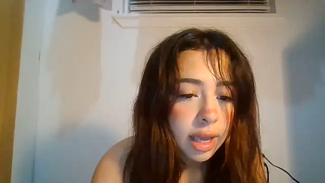 Snapshot of arianababygirl chatting on June 14, 3:19 am arianababygirl online show from June 14, 3:19 am