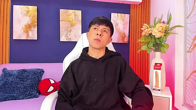 Mathyw Mont online show from August 7, 3:41 am