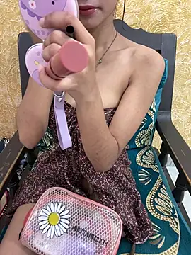 Snapshot of Hottness_Vamika chatting on July 30, 4:11 am Hottness Vamika online show from July 30, 4:11 am