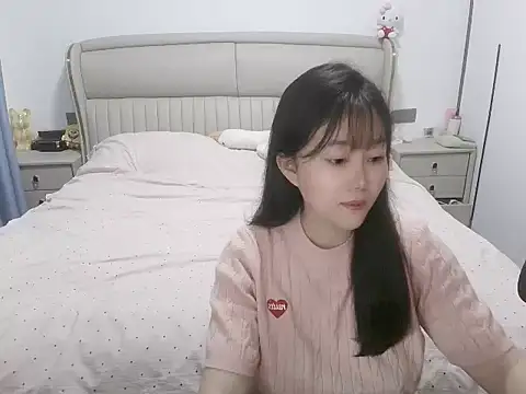 Snapshot of Emgirl-00 chatting on June 16, 2:19 pm Emgirl-00 online show from June 16, 2:19 pm