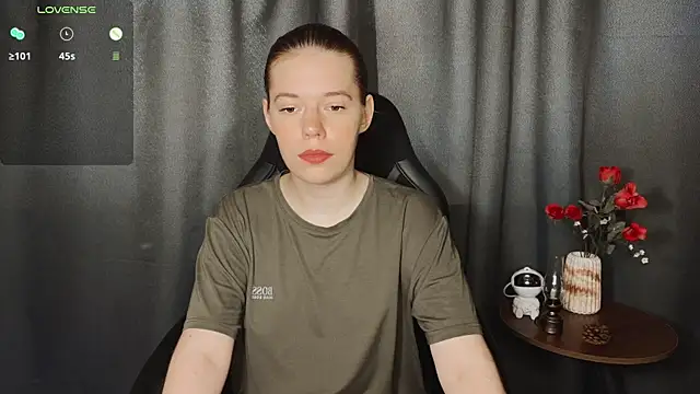 Snapshot of liminal_alice chatting on July 21, 9:00 am liminal alice online show from July 21, 9:00 am