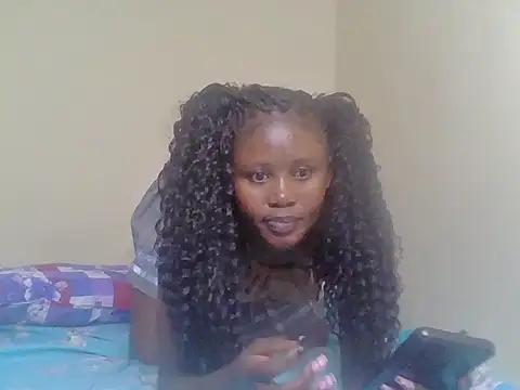 Snapshot of cute_bee chatting on July 11, 11:17 pm cute bee online show from July 11, 11:17 pm