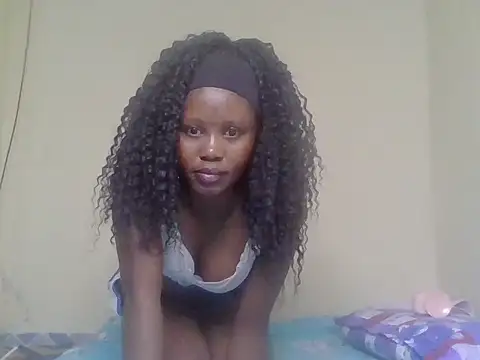 Snapshot of cute_bee chatting on July 14, 10:26 pm cute bee online show from July 14, 10:26 pm