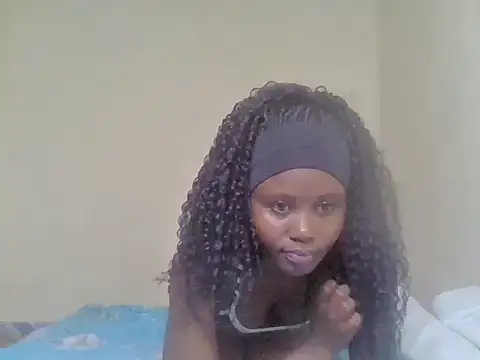 Snapshot of cute_bee chatting on July 21, 10:45 pm cute bee online show from July 21, 10:45 pm