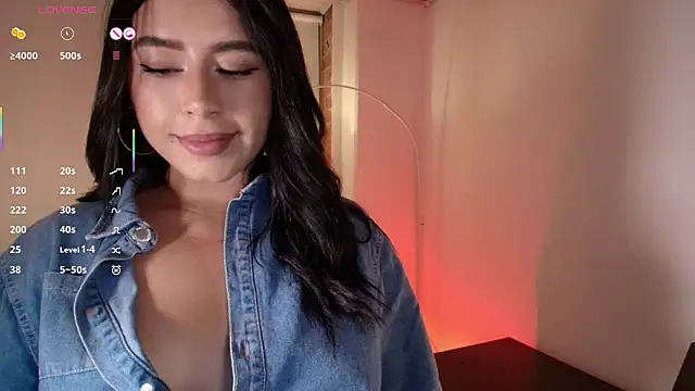 Snapshot of Isa_vargas_ chatting on June 18, 11:31 pm Isa vargas online show from June 18, 11:31 pm