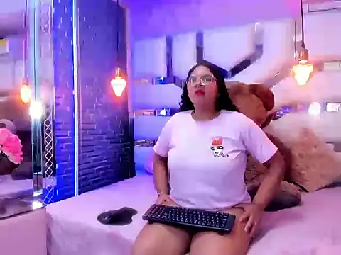 Snapshot of AshelyJenner chatting on June 11, 1:20 pm AshelyJenner online show from June 11, 1:20 pm