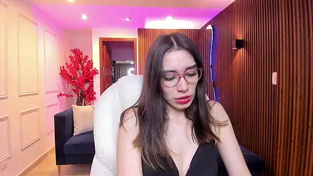 Snapshot of Emma_caarter_ chatting on July 30, 3:27 am Emma caarter online show from July 30, 3:27 am