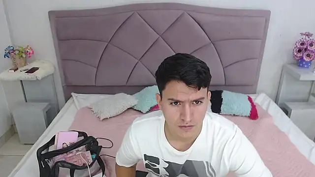 Snapshot of naho_alejo chatting on July 18, 3:11 am naho alejo online show from July 18, 3:11 am