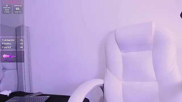 Snapshot of Luna__Velvett_ chatting on July 6, 3:03 pm Luna Velvett online show from July 6, 3:03 pm