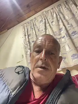 Snapshot of GeldenKuy chatting on July 1, 4:18 pm GeldenKuy online show from July 1, 4:18 pm