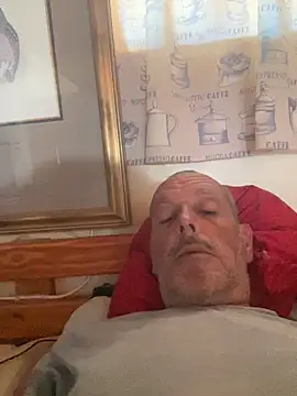 Snapshot of GeldenKuy chatting on July 14, 12:55 pm GeldenKuy online show from July 14, 12:55 pm