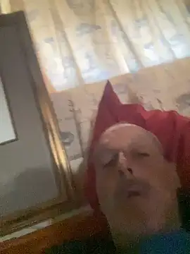 Snapshot of GeldenKuy chatting on July 22, 3:04 pm GeldenKuy online show from July 22, 3:04 pm