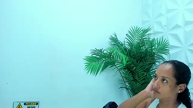 Snapshot of Daniela_Spencerr chatting on July 24, 10:57 am Daniela Spencerr online show from July 24, 10:57 am