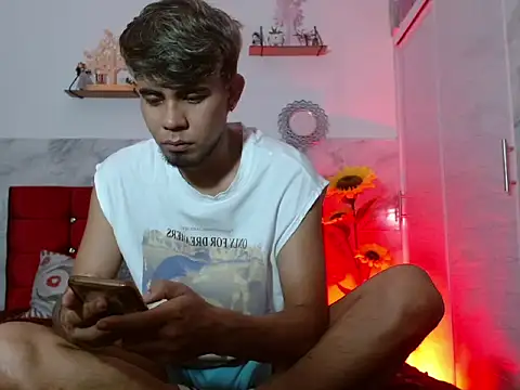 Snapshot of Colentt_Blake chatting on June 10, 9:14 pm Colentt Blake online show from June 10, 9:14 pm