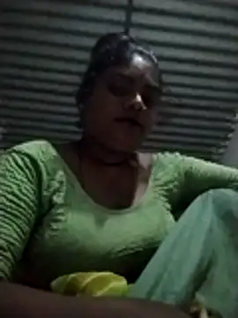 Snapshot of Cut_pihu56 chatting on June 16, 8:11 pm Cut pihu56 online show from June 16, 8:11 pm
