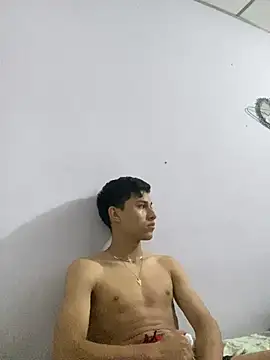 Snapshot of Antoni150906 chatting on June 10, 7:51 am Antoni150906 online show from June 10, 7:51 am