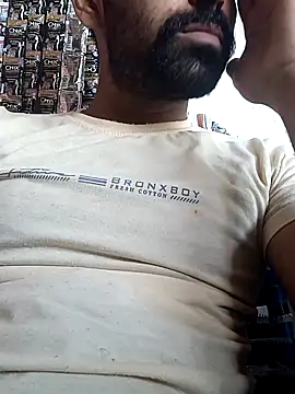 Snapshot of cuteboyaadi chatting on June 14, 2:57 am cuteboyaadi online show from June 14, 2:57 am