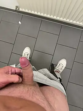 Leon42xxx online show from August 4, 8:39 am