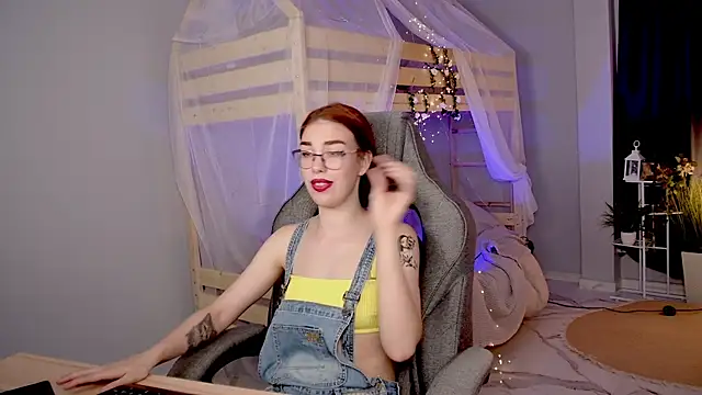 SeraphineDuskryn online show from July 14, 5:18 pm