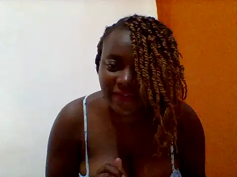 Snapshot of Sandra_assy chatting on June 14, 11:45 am Sandra assy online show from June 14, 11:45 am